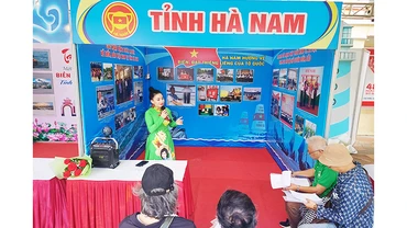 Trưng bày và tuyên truyền về chủ quyền biển, đảo của Tổ quốc.