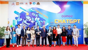 “Liệu ChatGPT có là cuộc cách mạng công nghệ số trong lĩnh vực kinh doanh quốc tế và logistics?”