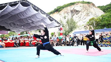 Võ thuật giúp người học nâng cao thể chất cũng như văn hóa ứng xử với mọi người.