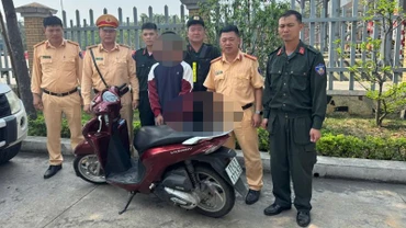Đối tượng bị lực lượng Công an bắt giữ.