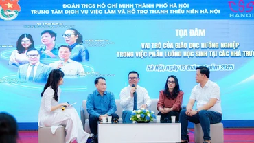 Các diễn giả thảo luận về hướng nghiệp tại Tọa đàm.