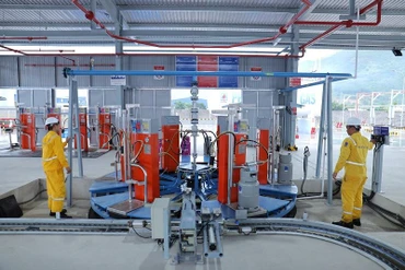 Giá gas bán lẻ giảm liên tiếp trong hai tháng do giá gas nhập khẩu giảm sâu.