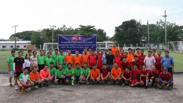 Các vận động viên và đại biểu tham gia buổi giao lưu.