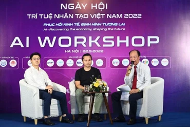 Các chuyên gia chia sẻ tại hội thảo.