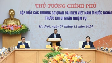 Thủ tướng Phạm Minh Chính phát biểu tại buổi gặp mặt các Trưởng cơ quan đại diện Việt Nam ở nước ngoài trước khi đi nhận nhiệm vụ.