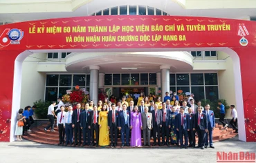 [Ảnh] Lễ kỷ niệm 60 năm thành lập Học viện Báo chí và Tuyên truyền