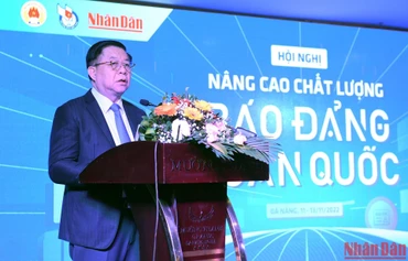 Đồng chí Nguyễn Trọng Nghĩa, Bí thư Trung ương Đảng, Trưởng Ban Tuyên giáo Trung ương phát biểu định hướng tại phiên khai mạc Hội nghị.