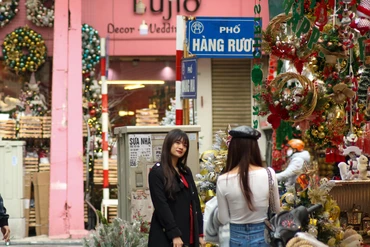 [Ảnh] Phố cổ Hà Nội rực rỡ đón Giáng sinh
