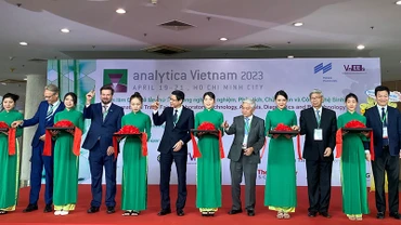 Nghi thức khai mạc triển lãm quốc tế lần thứ 7 về công nghệ phân tích, thí nghiệm, chẩn đoán và công nghệ sinh học.