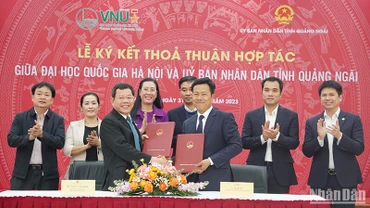 Lãnh đạo tỉnh Quảng Ngãi và Đại học Quốc gia Hà Nội ký kết thỏa thuận hợp tác về đào tạo, nghiên cứu khoa học và chuyển giao công nghệ.