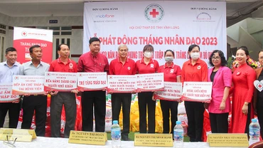 Các nhà hảo tâm hỗ trợ Tháng Nhân đạo năm 2023. 