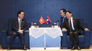 Chủ tịch nước Võ Văn Thưởng gặp Tổng Bí thư - Chủ tịch nước Lào Thongloun Sisoulith. (Ảnh: Thống Nhất/TTXVN)