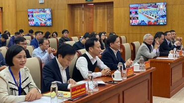 Các đại biểu dự hội nghị tại điểm cầu trung tâm.