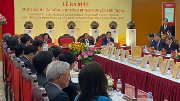 Đồng chí Võ Văn Thưởng, Ủy viên Bộ Chính trị, Thường trực Ban Bí thư, phát biểu tại lễ ra mắt sách.