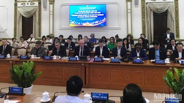 Quang cảnh tọa đàm.
