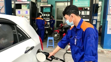 [Video] Bộ Tài chính: Áp thuế tiêu thụ đặc biệt với xăng là cần thiết