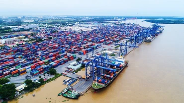 Cảng Cát Lái chiếm hơn 55% thị phần khai thác container xuất nhập khẩu của cả nước.