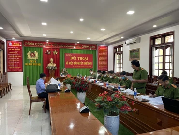 Thanh tra Bộ Công an tổ chức đối thoại với cán bộ về việc giải quyết khiếu nại.