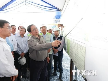 Thủ tướng kiểm tra tiến độ xây dựng cầu Nhơn Trạch
