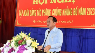 Chủ tịch UBND tỉnh Bạc Liêu Phạm Văn Thiều phát biểu chỉ đạo hội nghị.