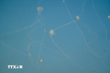 Vụ tấn công nhằm trả đũa các vụ không kích của Israel vào 7 thị trấn và làng mạc ở miền nam Liban. (Ảnh: THX/TTXVN)