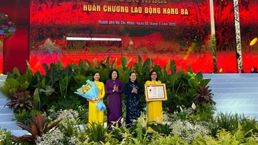 Ban Tổ chức - kiểm tra Hội Liên hiệp Phụ nữ Thành phố vinh dự được Chủ tịch nước tặng thưởng Huân chương Lao động hạng Ba.
