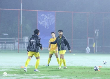 Tối 22/9, đội tuyển Olympic Việt Nam đã trở lại sân tập để chuẩn bị cho trận đấu cuối vòng bảng môn bóng đá nam Asiad 19. (Ảnh: VFF)