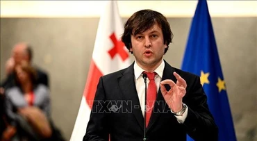 Chủ tịch đảng cầm quyền Giấc mơ Gruzia, ông Irakli Kobakhidze, trong cuộc họp báo ở Tbilisi ngày 31/3/2021. (Ảnh: AFP/TTXVN)