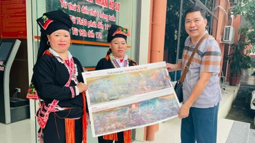 Phụ san tranh panorama đến đồng bào Dao huyện Văn Yên, Yên Bái.