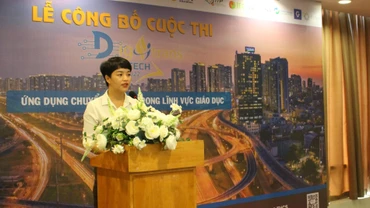 Đại diện Vườn ươm Doanh nghiệp Công nghệ cao Thành phố Hồ Chí Minh phát biểu tại lễ công bố cuộc thi DigiTrans Edtech 2022. 