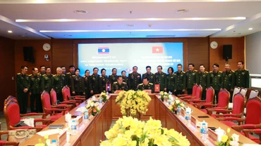 Đại diện lãnh đạo 2 bệnh viện ký kết hợp tác y tế năm 2023.