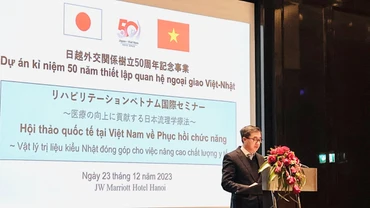 Giáo sư, Tiến sĩ Trần Văn Thuấn, Thứ trưởng Y tế phát biểu tại hội thảo.
