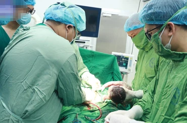 Chị P. hạ sinh bé trai khỏe mạnh, nặng 3,2kg theo phương pháp mổ lấy thai.