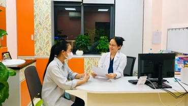 Bệnh viện Bạch Mai mở khung giờ khám bệnh vào cuối giờ chiều đến tối muộn.
