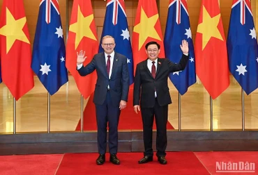 Chủ tịch Quốc hội Vương Đình Huệ và Thủ tướng Australia Anthony Albanese tại buổi tiếp. (Ảnh: DUY LINH)