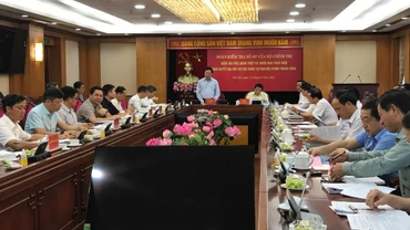 Phó Thủ tướng Thường trực Chính phủ Phạm Bình Minh phát biểu tại hội nghị. 
