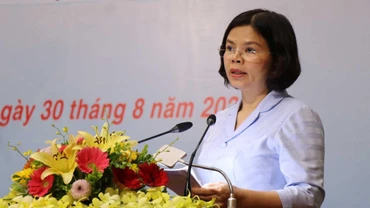 Chủ tịch UBND tỉnh Bắc Ninh Nguyễn Hương Giang phát biểu tại hội thảo.