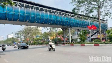 Hà Nội dự báo có mây, ngày nắng; chiều tối và đêm có mưa rào và dông vài nơi. (Ảnh: Đ.T)