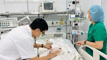 Bệnh nhân được theo dõi tại khoa Hồi sức tích cực I, Bệnh viện Hữu nghị Việt Đức.