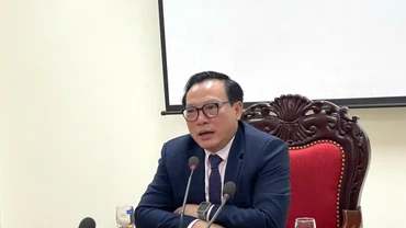 Tiến sĩ, bác sĩ Hoàng Đình Cảnh, Viện trưởng Viện Sốt rét Ký sinh trùng-Côn trùng Trung ương chia sẻ về bệnh lý do ký sinh trùng.