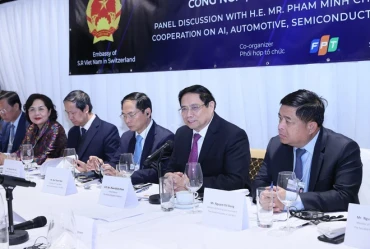 Thủ tướng Phạm Minh Chính phát biểu tại Tọa đàm về hợp tác phát triển trí tuệ nhân tạo và công nghệ. (Ảnh: DƯƠNG GIANG/TTXVN)