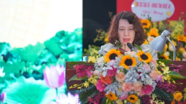 PGS, TS Nguyễn Thị Liên Hương, Thứ trưởng Y tế chúc mừng và biểu dương những kết quả mà ngành dân số đã đạt được trong năm 2022.