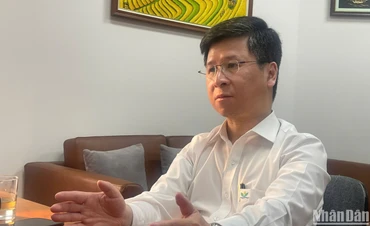 Tiến sĩ, bác sĩ Cao Việt Tùng, Phó Giám đốc Bệnh viện Nhi Trung ương chia sẻ thông tin về công tác phòng, chống bệnh sởi. (Ảnh: THIÊN LAM)