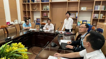 Tiến sĩ Nguyễn Trọng Khoa, Phó Cục trưởng Cục quản lý Khám chữa bệnh phát biểu tại cuộc họp Hội đồng chuyên môn nghiệm thu Hướng dẫn chẩn đoán và điều trị bệnh sốt xuất huyết Marburg.