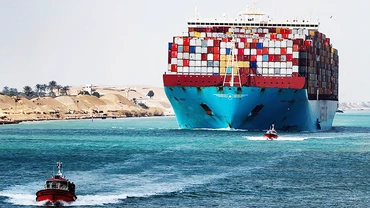 Nhiều hãng vận tải phải chuyển hướng hải trình dù tốn thêm nhiều chi phí. Ảnh: SHIPPINGWATCH
