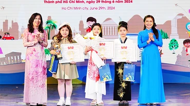 Trao giải thưởng sân chơi “Thiếu nhi Việt Nam - Vươn ra thế giới”
