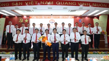 Ban chấp hành Đảng bộ Tổng Công ty Điện lực miền nam nhiệm kỳ 2025-2030 ra mắt Đại hội