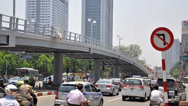 Cầu dầm thép chống ùn tắc trên đường Tây Sơn, Hà Nội. (Ảnh: VIỆT HÀ) 