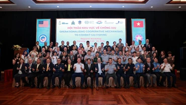 Các đại biểu chụp ảnh tại Hội thảo.