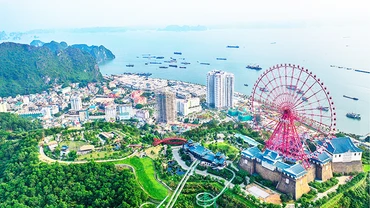 Một góc thành phố Hạ Long (Quảng Ninh). Nguồn: TTXVN